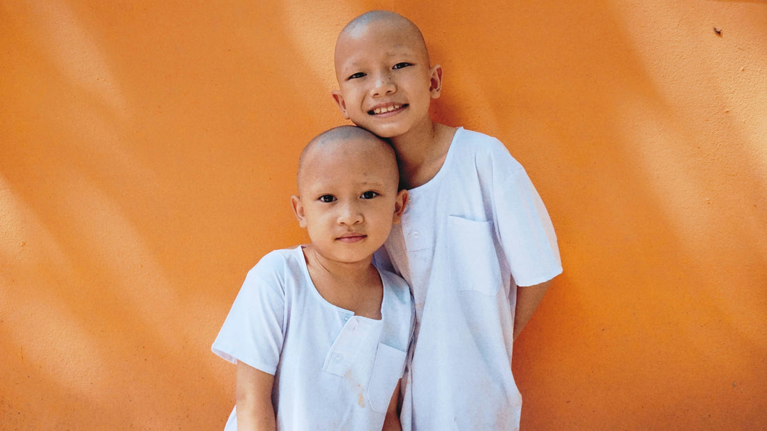 Células del cuerpo que combaten la leucemia infantil como superhéroes