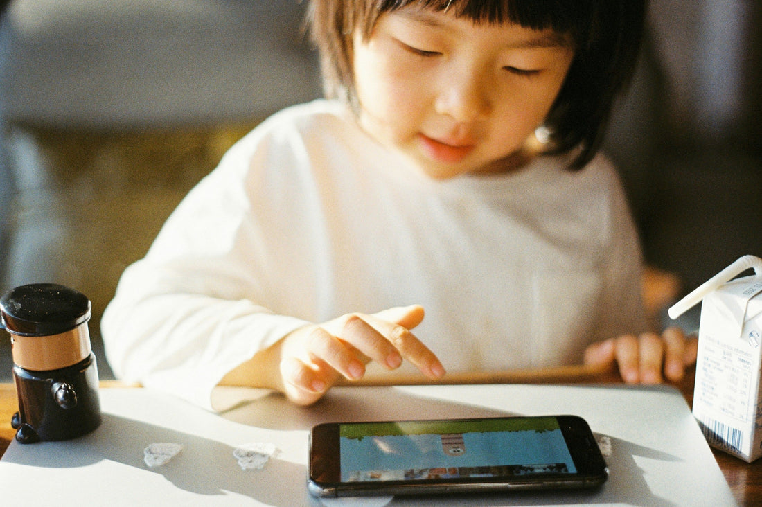 Tecnología y Bienestar Digital en la Infancia